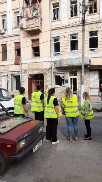 У Харкові пошкоджено понад 20 будинків після удару дронів: ведуться відновлювальні роботи